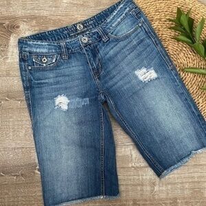 🛍️Distressed Bermuda shorts. Velvet Heart